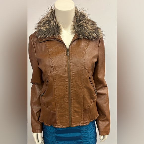 NEW LOOK FAUX LEATHER BROWN JACKET WITH REMOVABLE FAUX FUR COLLAR - Picture 6 of 10